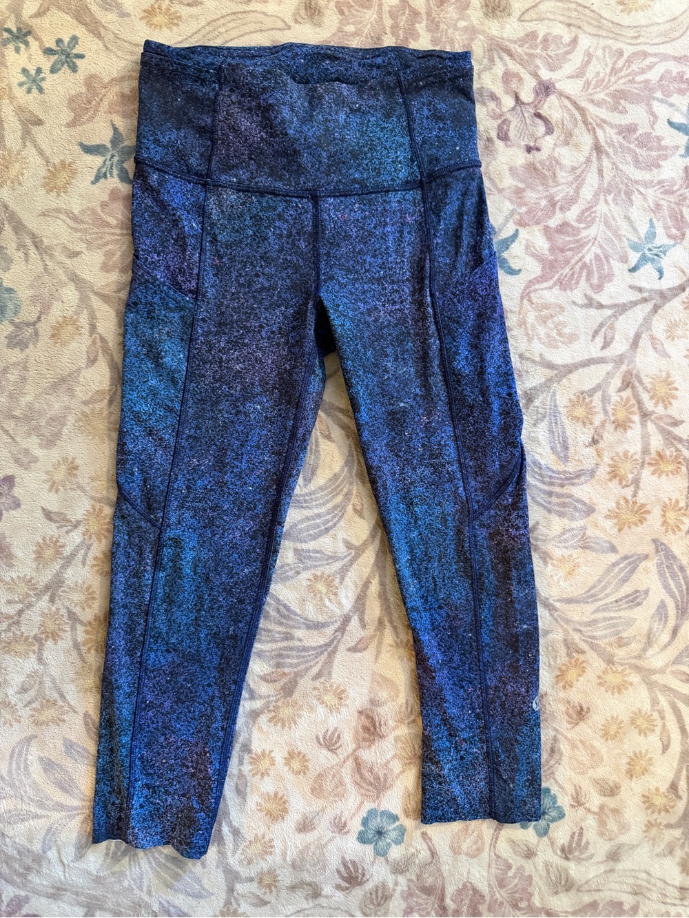 Lululemon Cropped Blue Active Leggings
